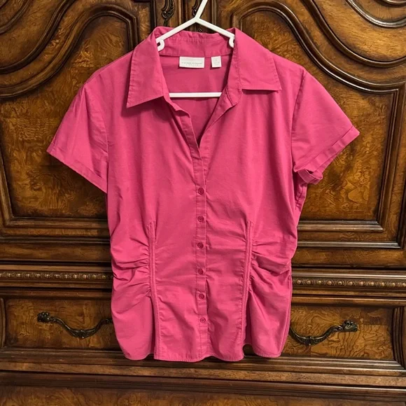 New York & Company Pink Short-Sleeve Button-Front Shirt Size M - Picture 1 of 3